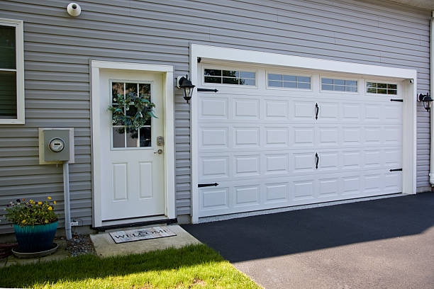 24/7 Emergency Garage Door Panel Replacement experts in Wakefield, MI